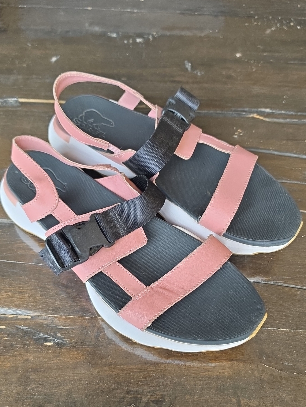 (9.5) Sorel Pink and Black Adjustable Sport Sandals Comfy Summer Vacation Walk